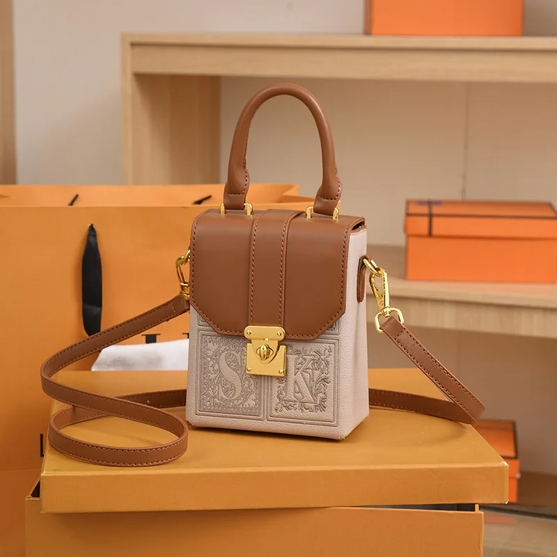 2022 New Style Fashion Women Leather Handbags Rhombus Shoulder Bag Chain Messenger Bag Small Square Bag