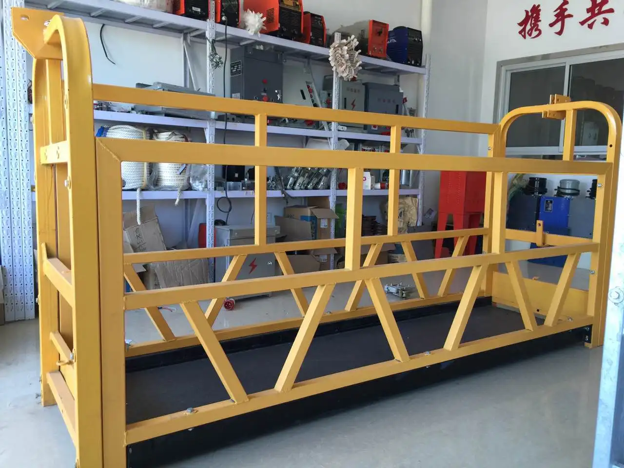 China Factory 360 Rotating Degree Electric Mini Crane Used for Pickup Truck Crane Basket