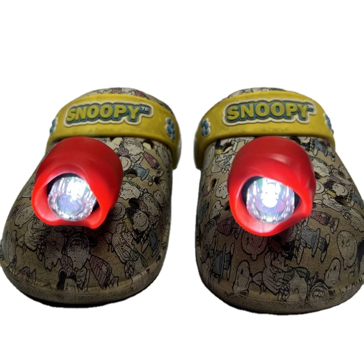 New Arrival hole shoe light new creative crocodile head light LED flashing shoe light night safety lamp