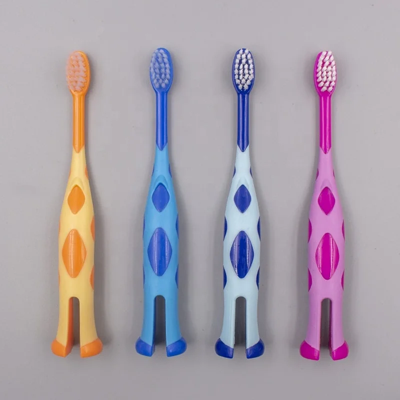 Hot Sell Colorful Cute Giraffe Shape Kids Toothbrushes Oem Children Soft Tooth Brush With Soft Nylon Bristles With Rubber Handle