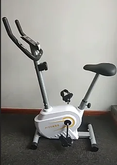 Gym body strong spinning bike indoor fitness exercise equipment magnetic fixed spinning bike with display spinning bike