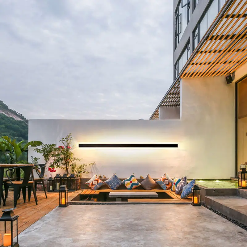 Modern high-quality villa courtyard solar waterproof wall lamp black strip outdoor wall lamp