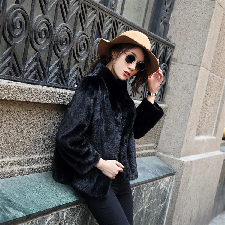 
The New Winter 2021 Danish Mink Fur 100% Black Mink Fur Whole Skin Short Mink Coat for Women 