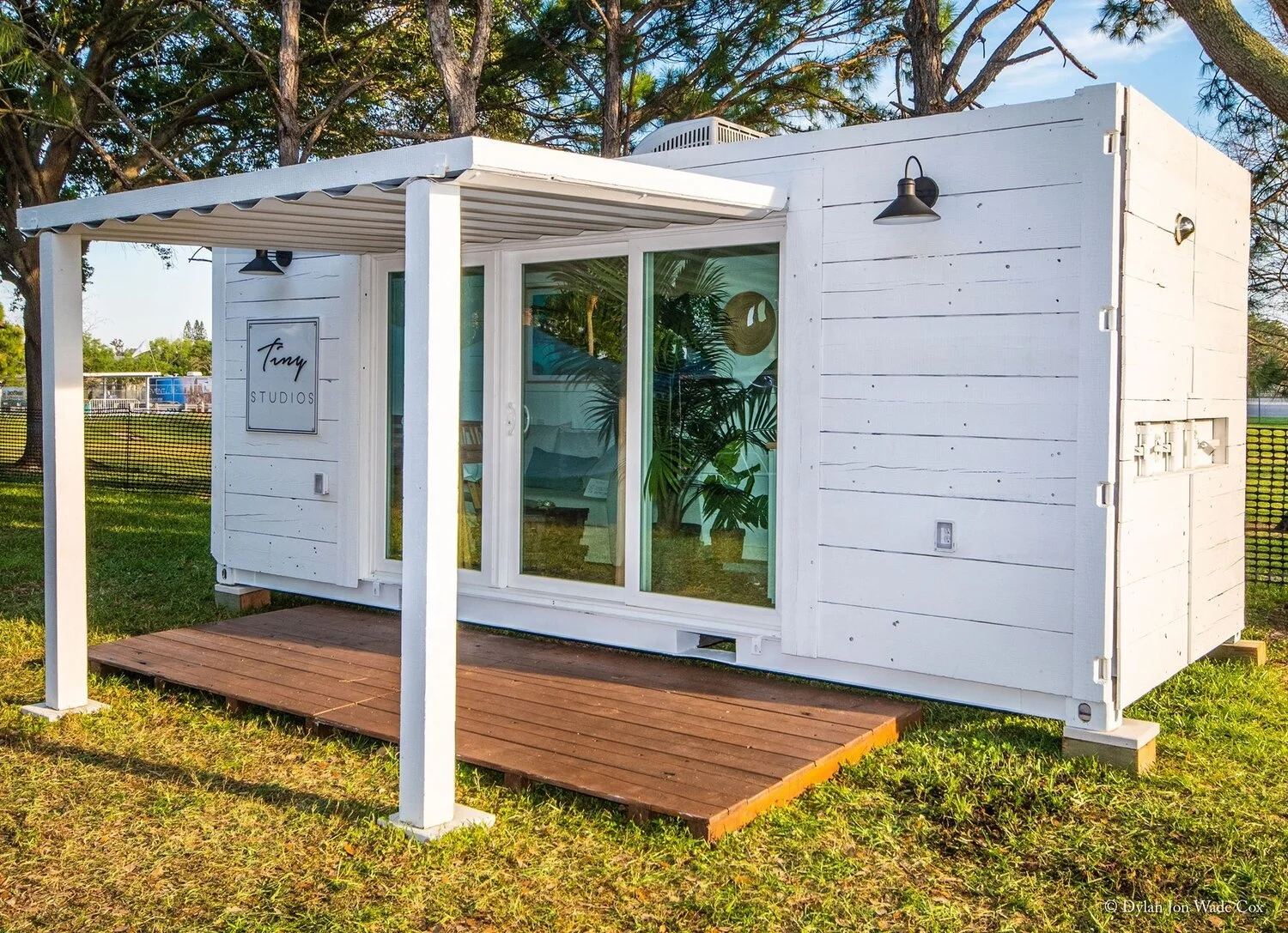 Prefab Modern 20FT 40FT Shipping Container Homes Bungalow Dwelling Modular Living Container Houses