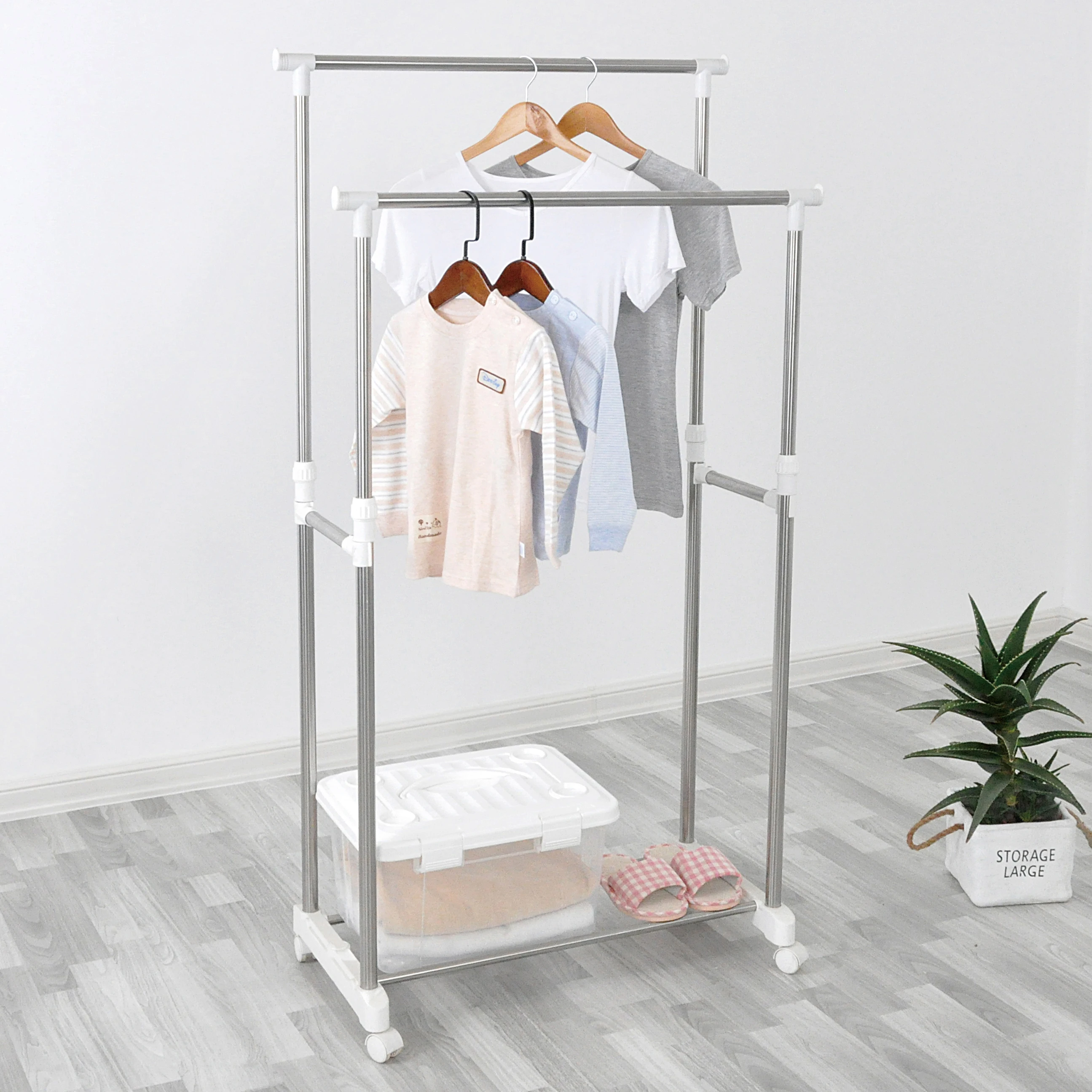 double pole telescopic clothes rack in stainless steel with wheels