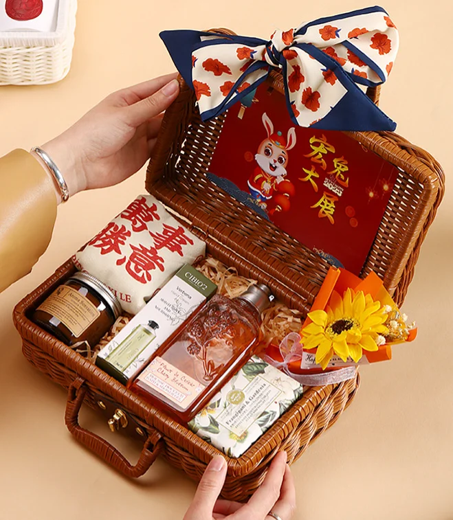 2024 Wedding Companion Gift Set Includes Tea Honey Spoon Cup Hand Cream Soap Dried Flower Perfume Promotional Business Gifts