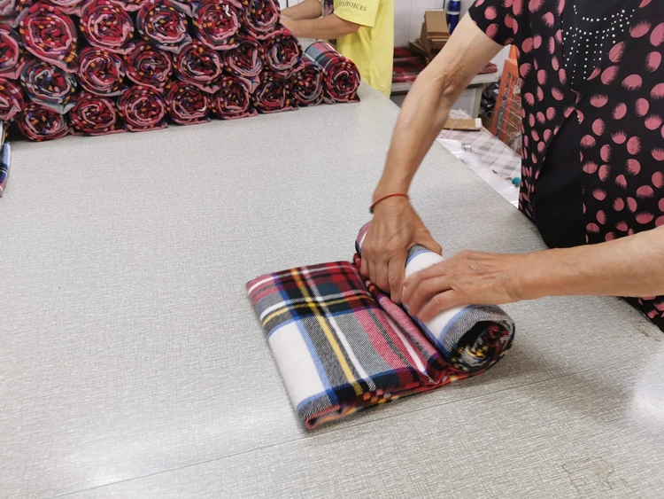 100% acrylic faux cashmere plaid tartan woven shawl throw  blanket