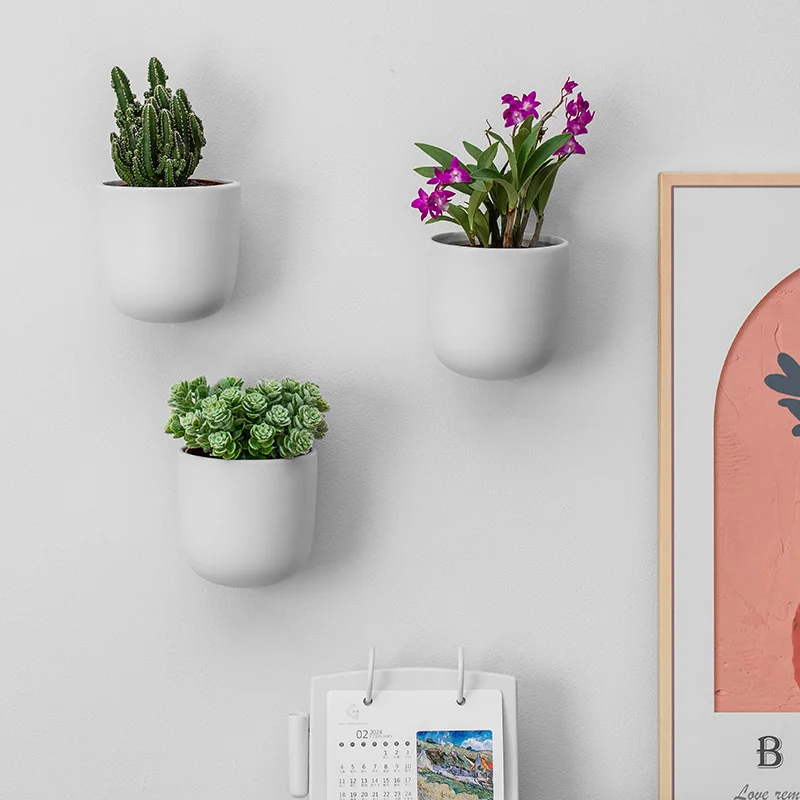 Easy Mounting Wall Planter Elegant Design Wall Decoration for Indoors Balcony and Garden Ceramic Hanging Plant Pots