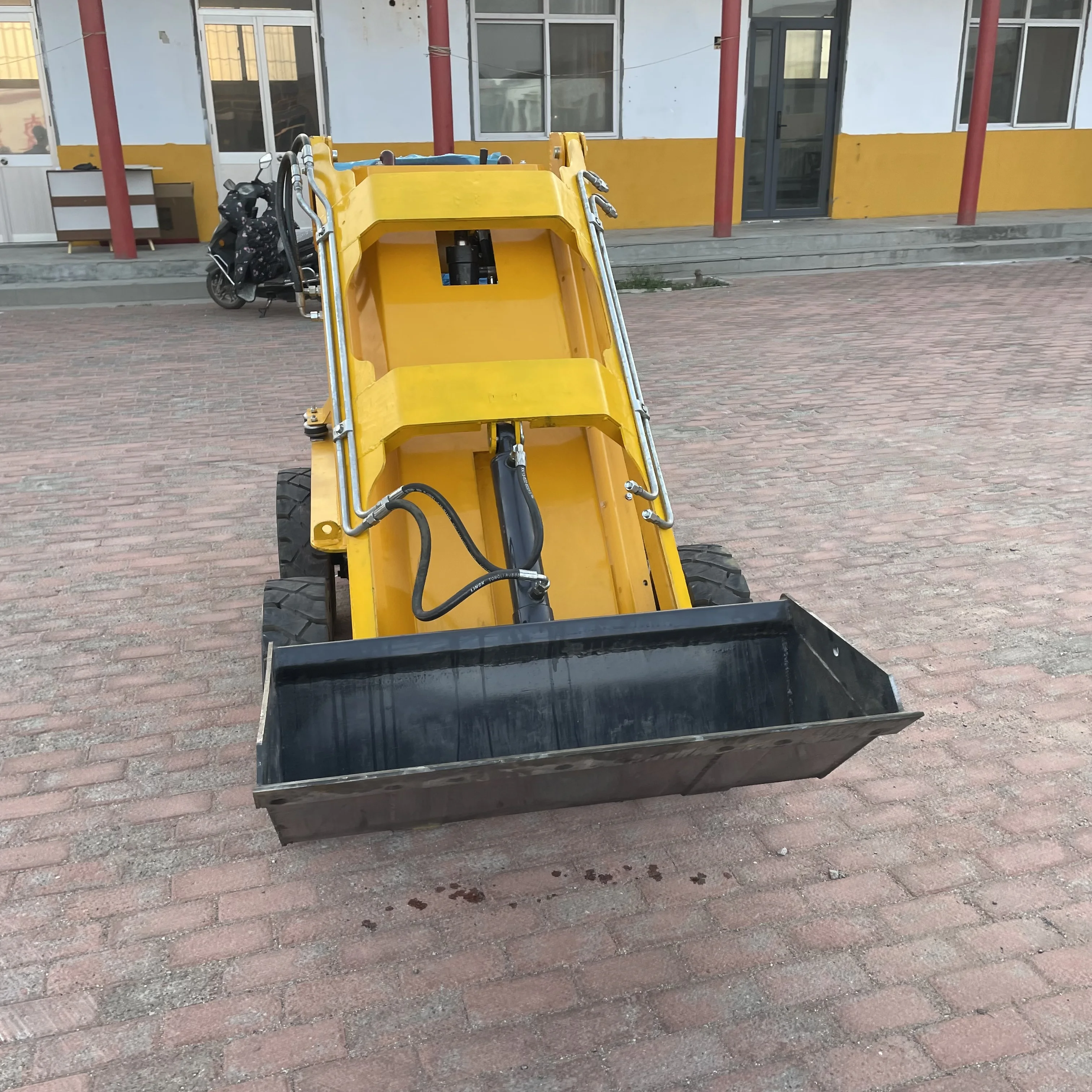 Factory Direct Supply Mini Track Crawler Skid Steer Loader V-1000 skid steer With Lowest Price