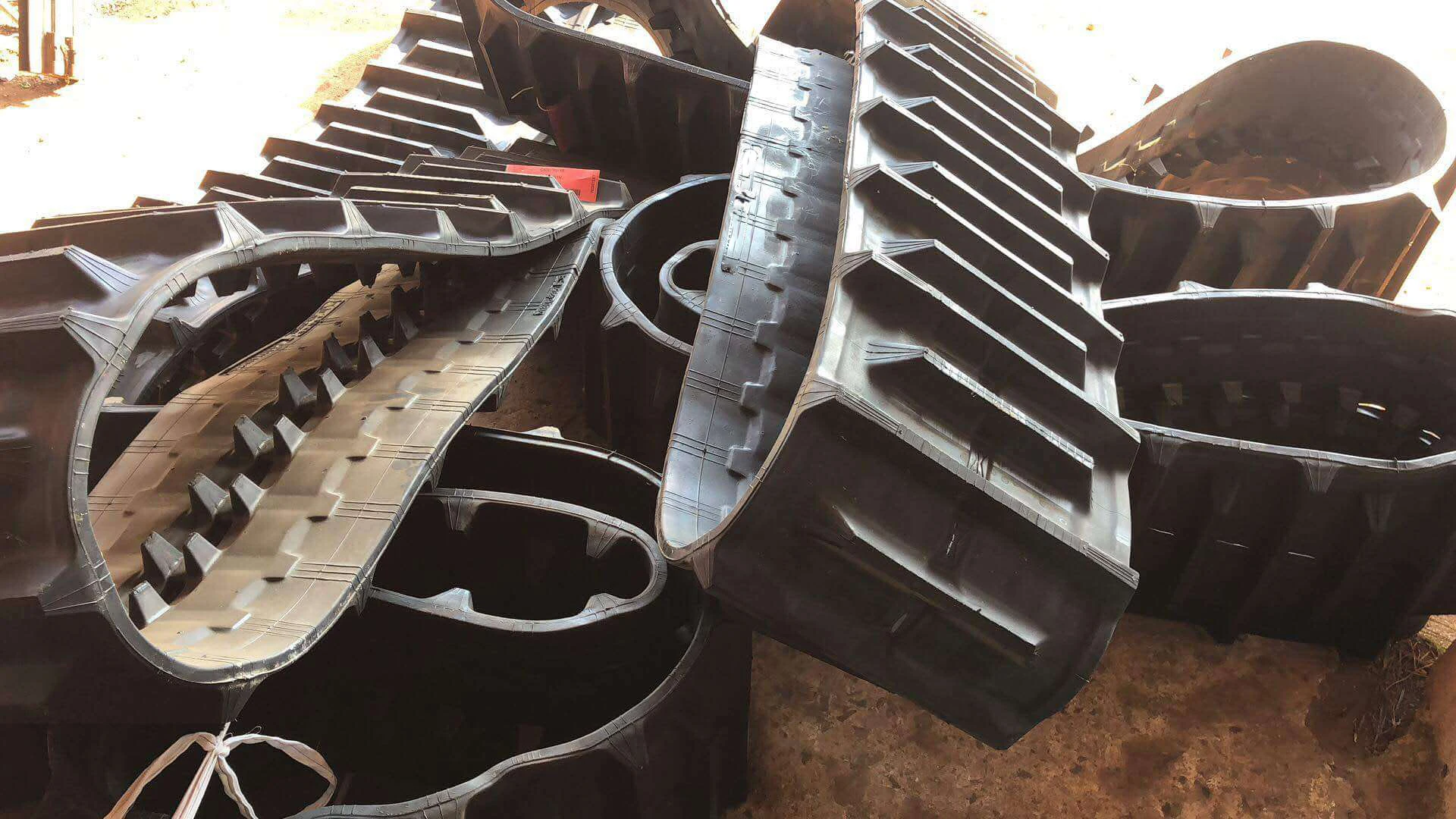 Different Types Agricultural Machine Claas kubota Harvester Rubber Track