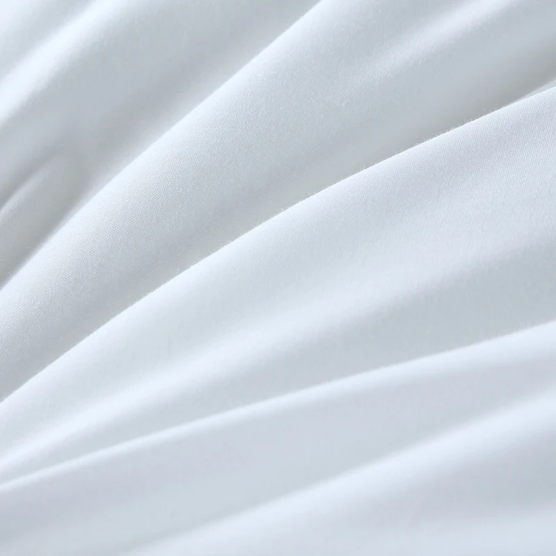 Quilted Luxury Designer Customized Solid Embroidery Pattern Quilted Bedding Set For Bedspread