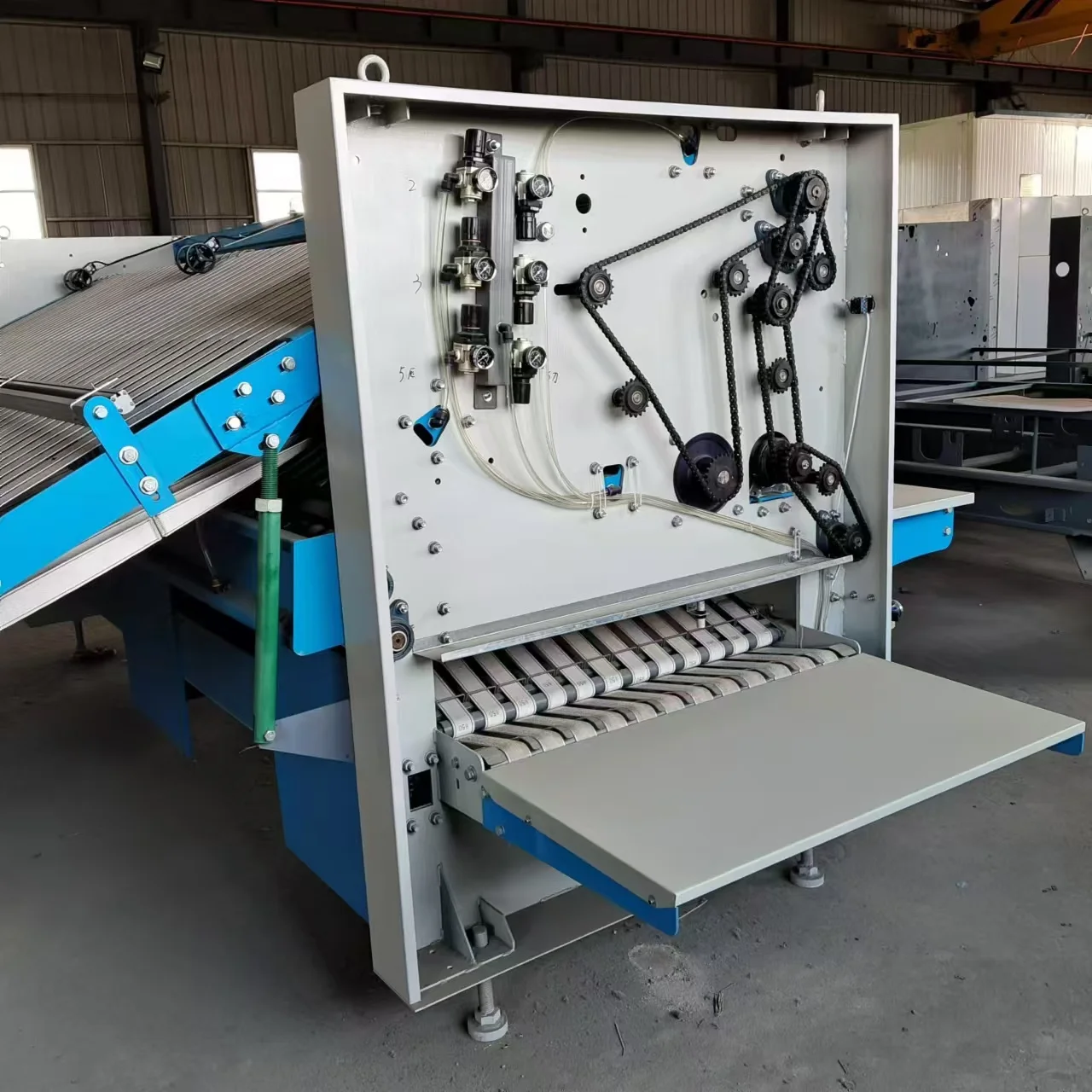 Automatic non-woven fabric folding machine, multi-function mechanical equipment, bed sheet folding machine