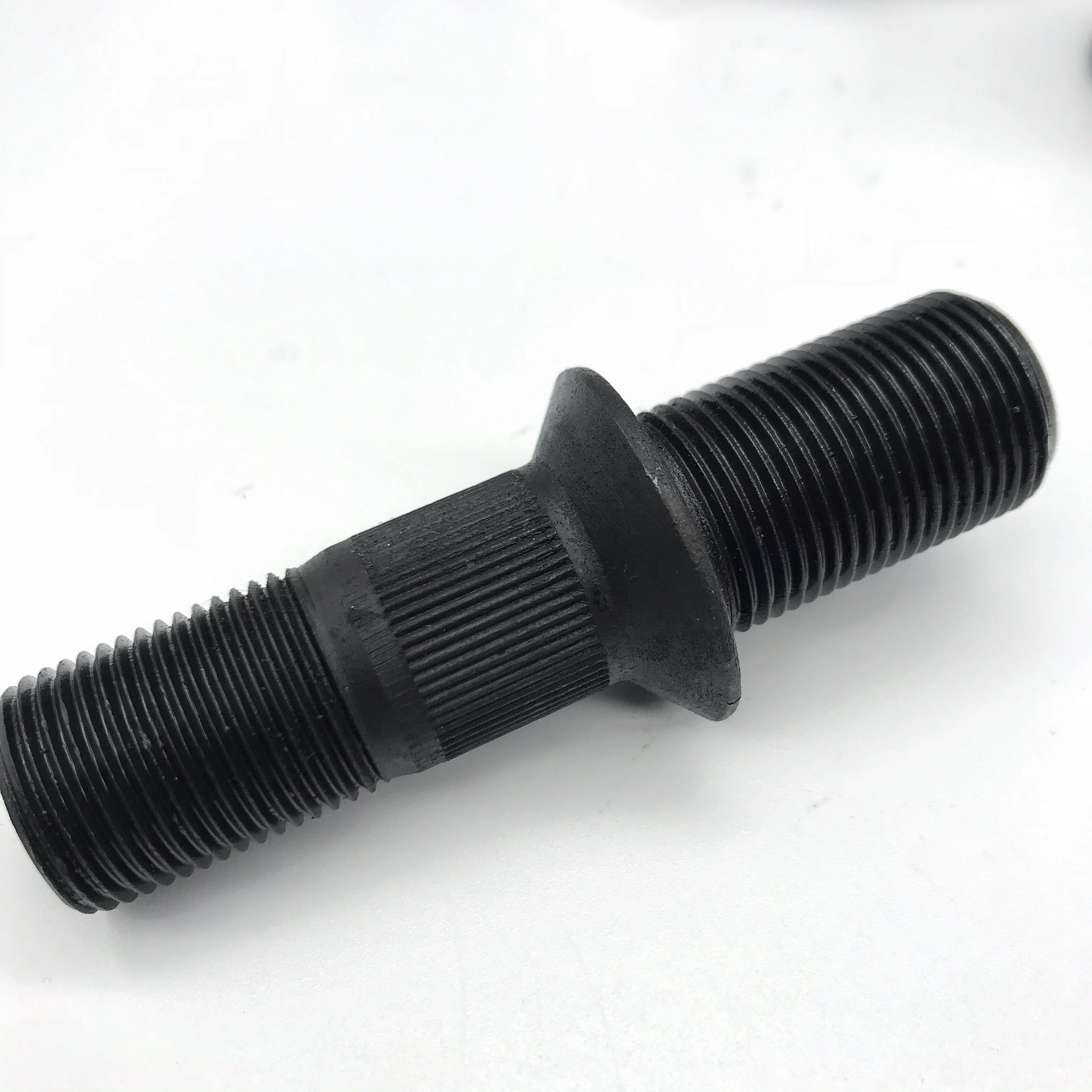 
Carbon steel wheel bolt and nut for Mitsubishi CANTER/4D30 