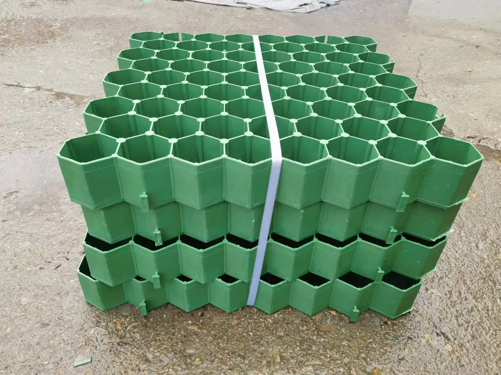 HDPE+PP Grass Lawn Grid Plastic Car Driveway Lawn Paving Reinforcement Planting Grass Paver Grid for driveway pavers