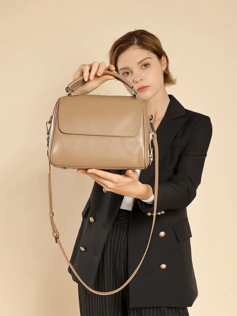 Tactical Small Handbag Ladies Handbags Sample Plastic Yellow Magazine Cover Fur For Women Nice Lady And Shoes