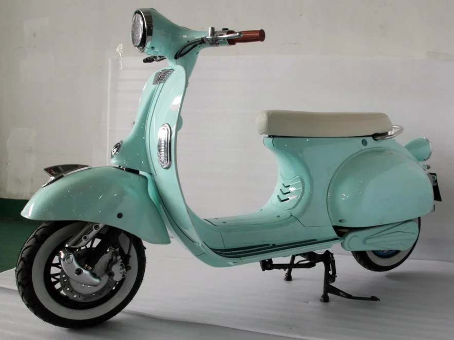 New Good Seller Vespa Classical Model 4000w Electric Scooter Motorcycle Lithium Battery