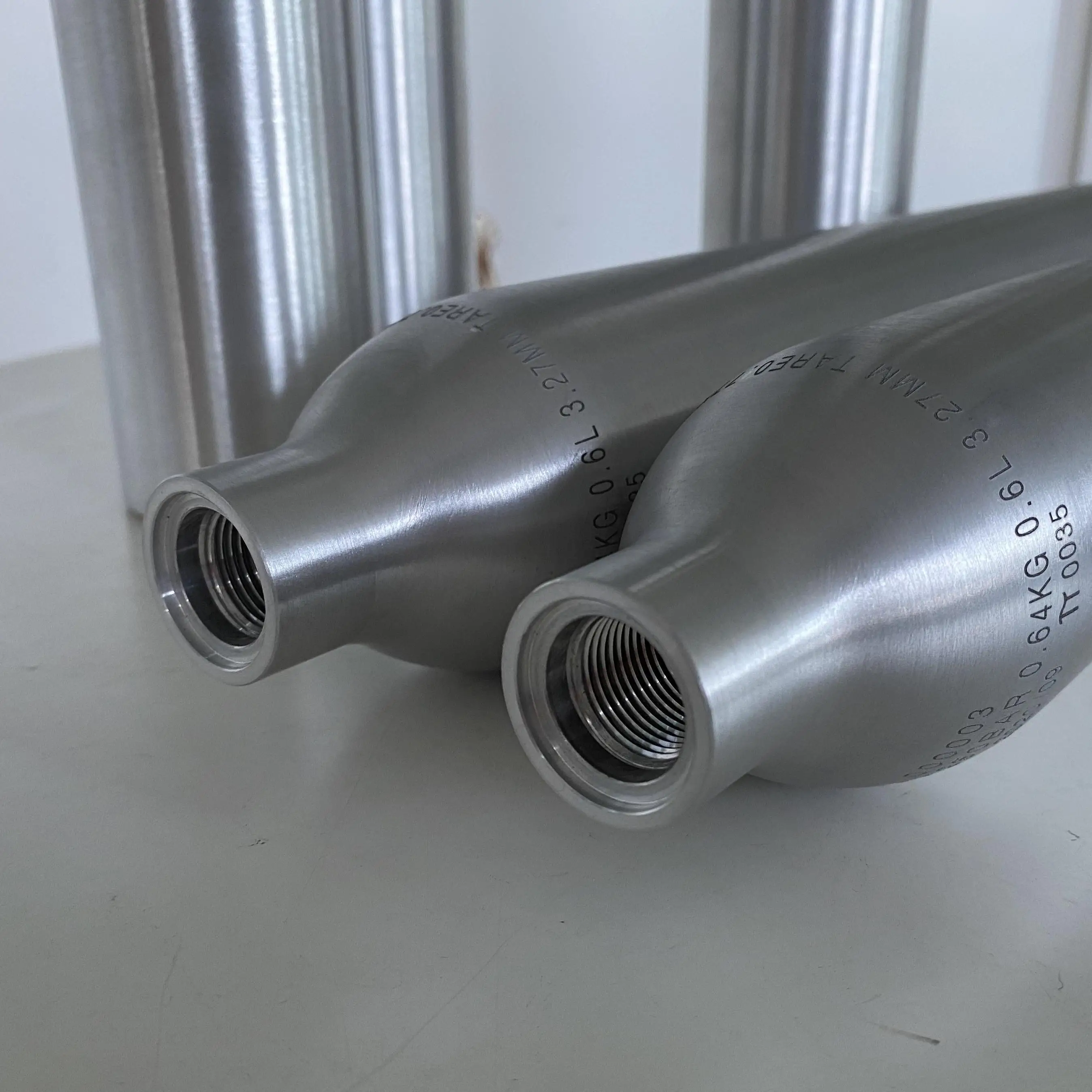 0.6L Seamless CO2 Cylinders