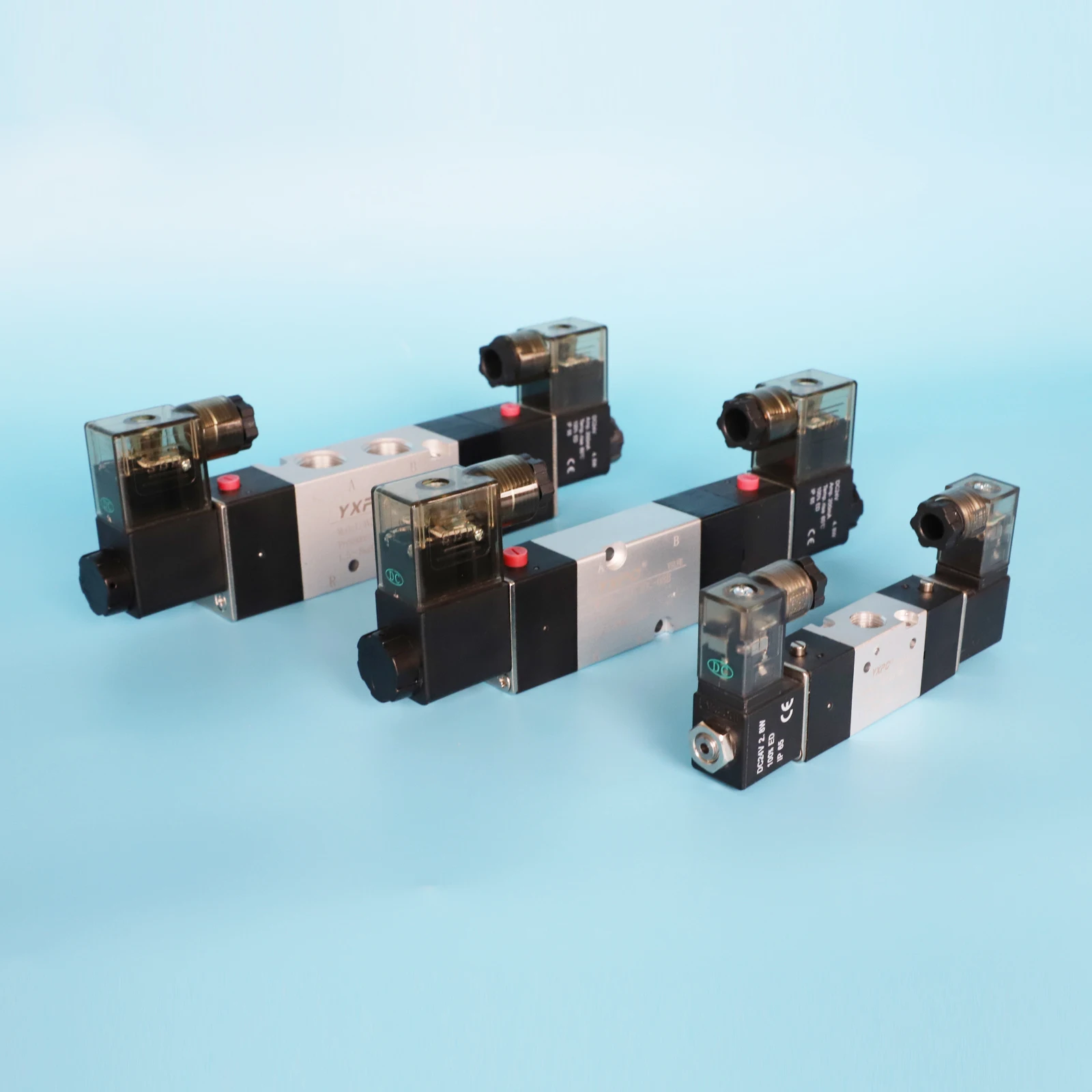 От производителя комплектного оборудования ЧПУ сделано пневматический направленный 1/4 дюймовые зубчатые воздуха Реверсивный dc24v Пневматический электромагнитный клапан 5 Путь