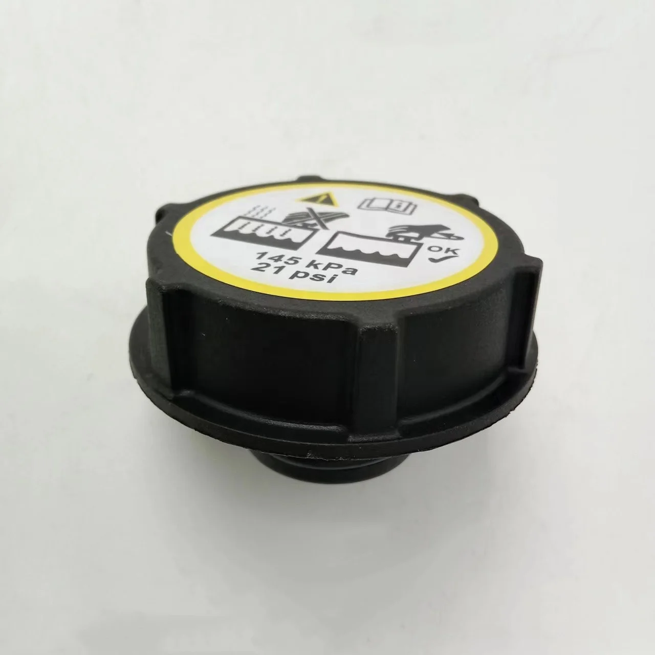 Крышка дополнительного резервуара для Ford V348 V362 LUGA автозапчасти 3M5H8100AD
