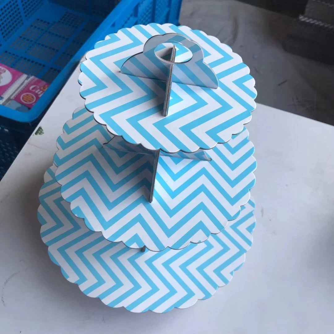 Круглая полка для тортов на день рождения