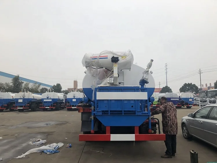 
High efficiency and large capacity dust suppressor Spray fog truck anti-dust truck 