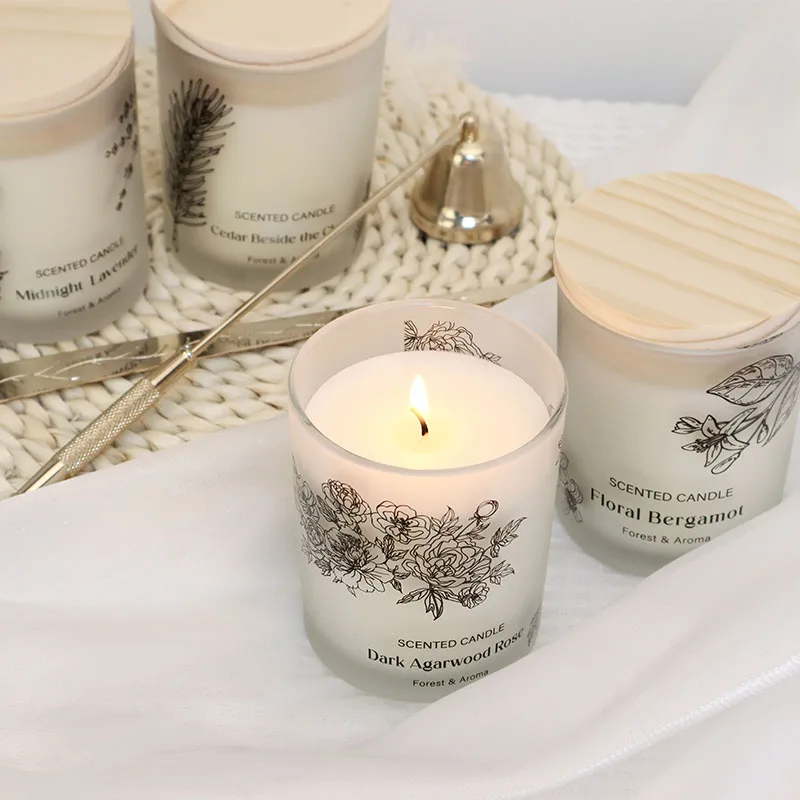 New Design Fresh And Natural Woody Fragrance 150g Frosted Glass Jar Bottle Scented Candle