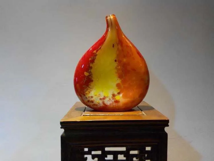 Handiwork hand made blown murano glass vase