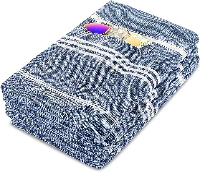 Latest Design High Quality Warm Style 100% Cotton Soft Touch Long Lasting Turkish Stripe Zipper Pocket Beach Towel