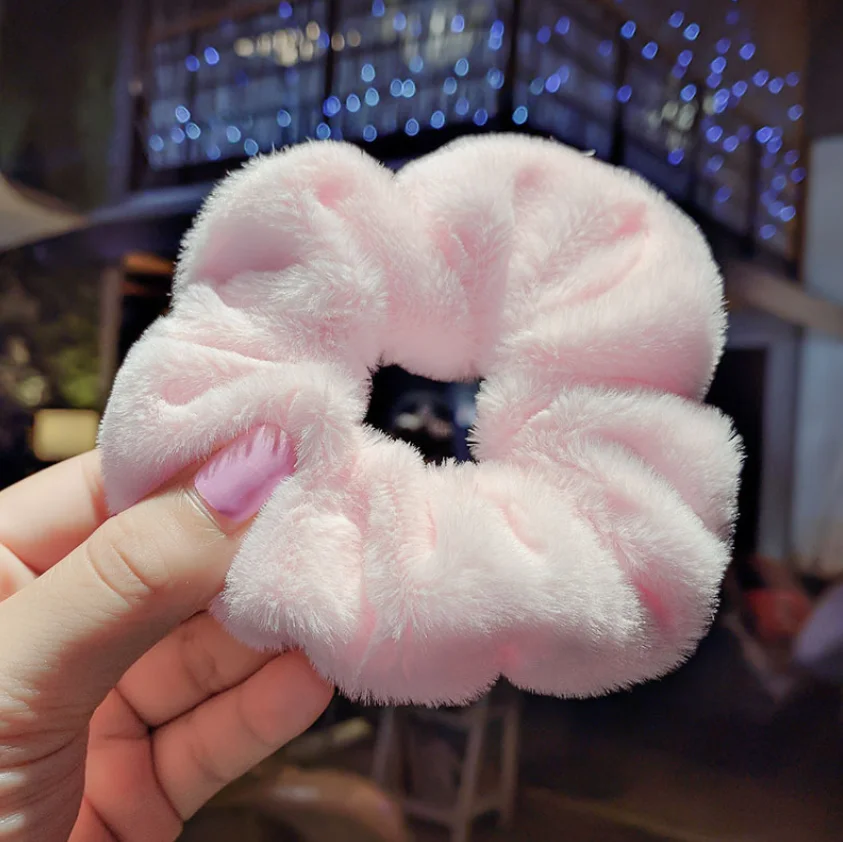 2023 Lovely Fuzzy Winter Scrunchies Soft Hair Accessories Girls Plain Color Sweet Fluffy Faux Fur Plush Scrunchies For Women Kid