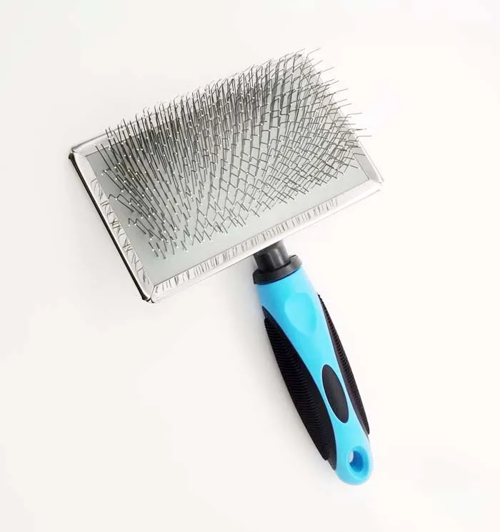 Slicker brush for dogs with super denser soft extra long pins for thick and long hair dogs fluff,save time and energy.25mm(1')