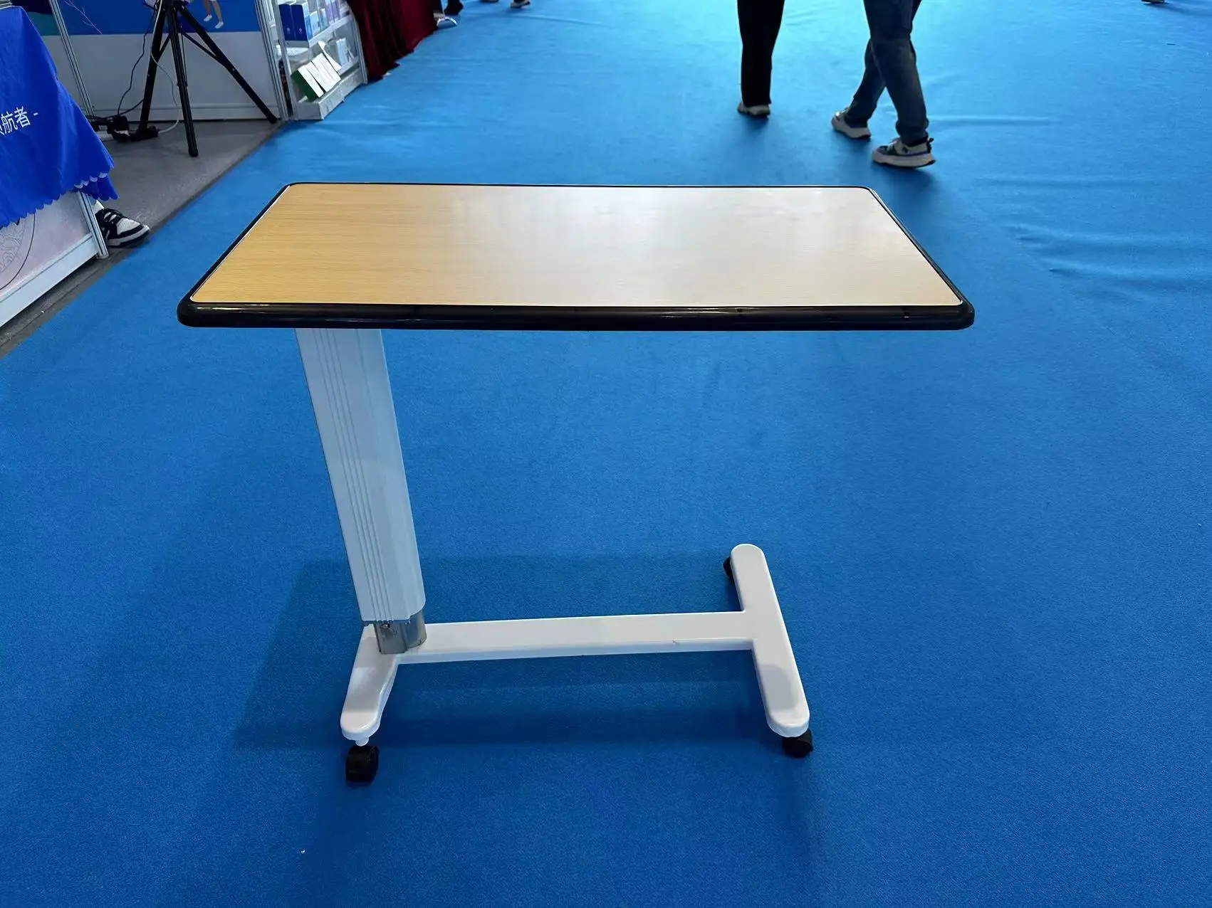 latest gas spring lifting height adjustable medical dinning nurse table computer table cheap hospital overbed table with wheels