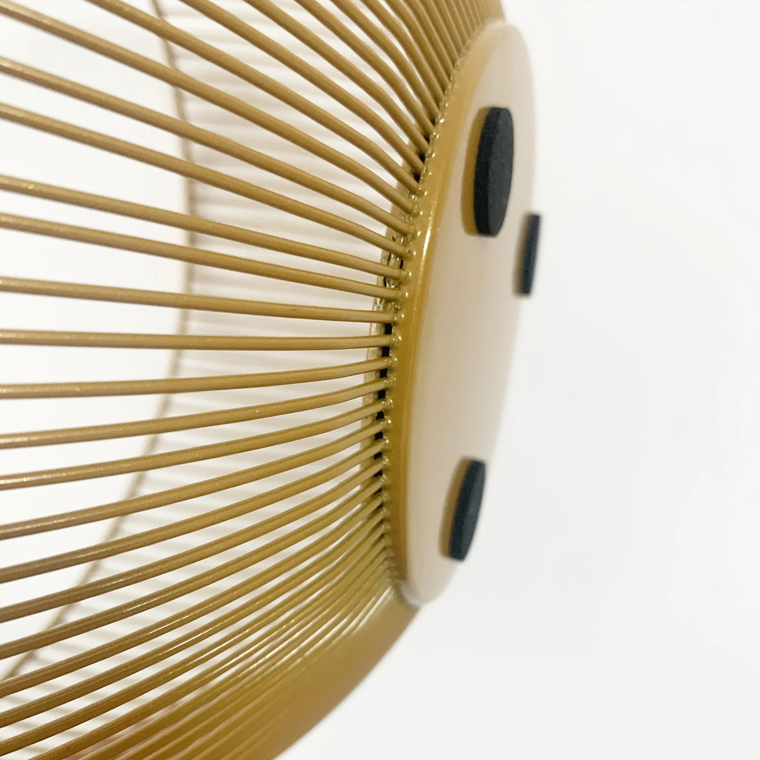 High Quality Modern Home Kitchen Storage Decor Stand Gold Black Metal Wire Counter top Fruit Bowl Basket Holder