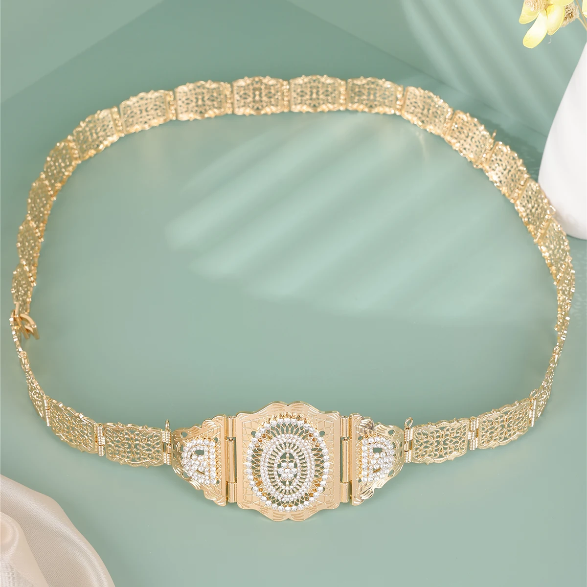 Luxury Fashion Gold Belt Arab Bride Diamond Point Drill Cutout Design Suitable For Girls To Wear Any Important Occasion