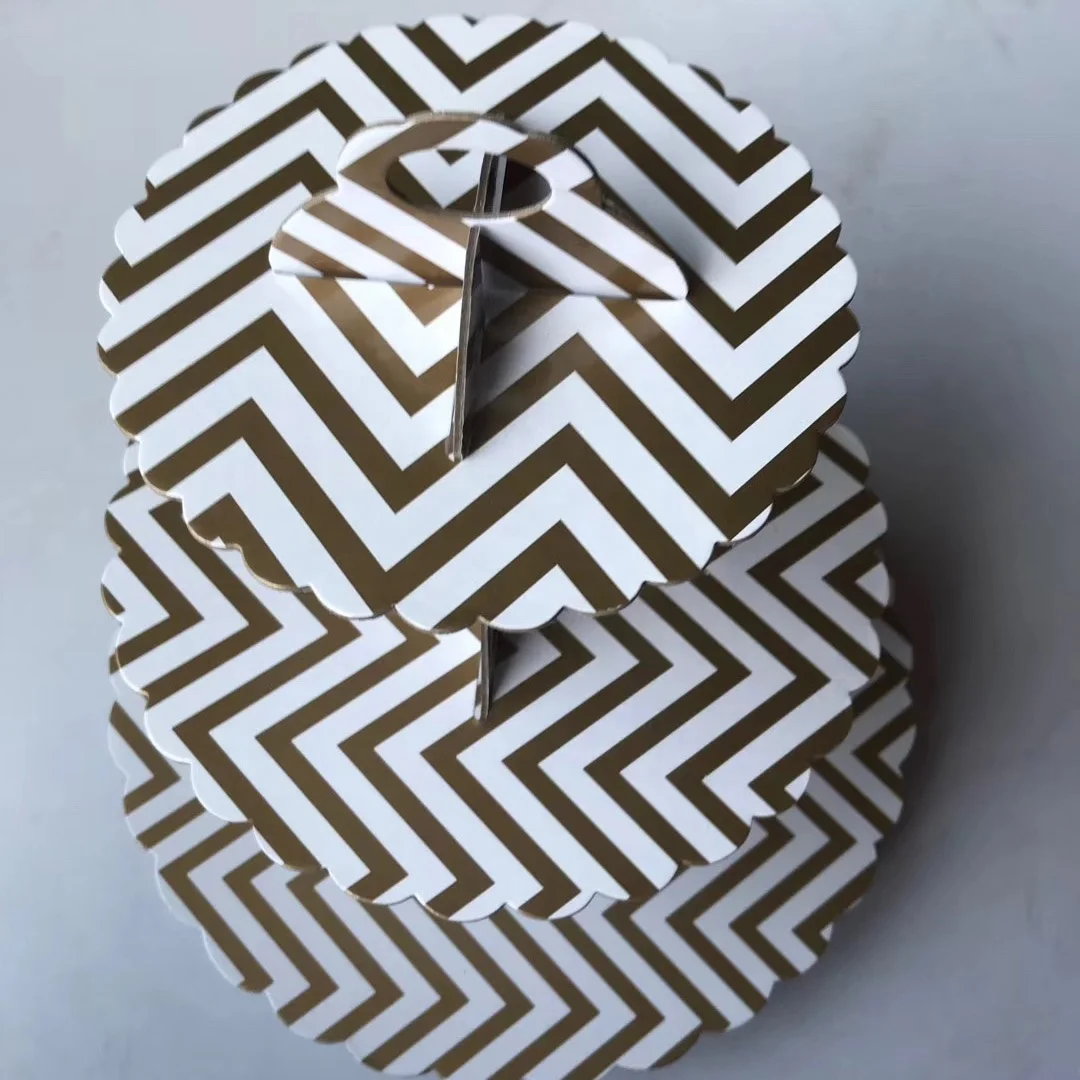 Круглая полка для тортов на день рождения