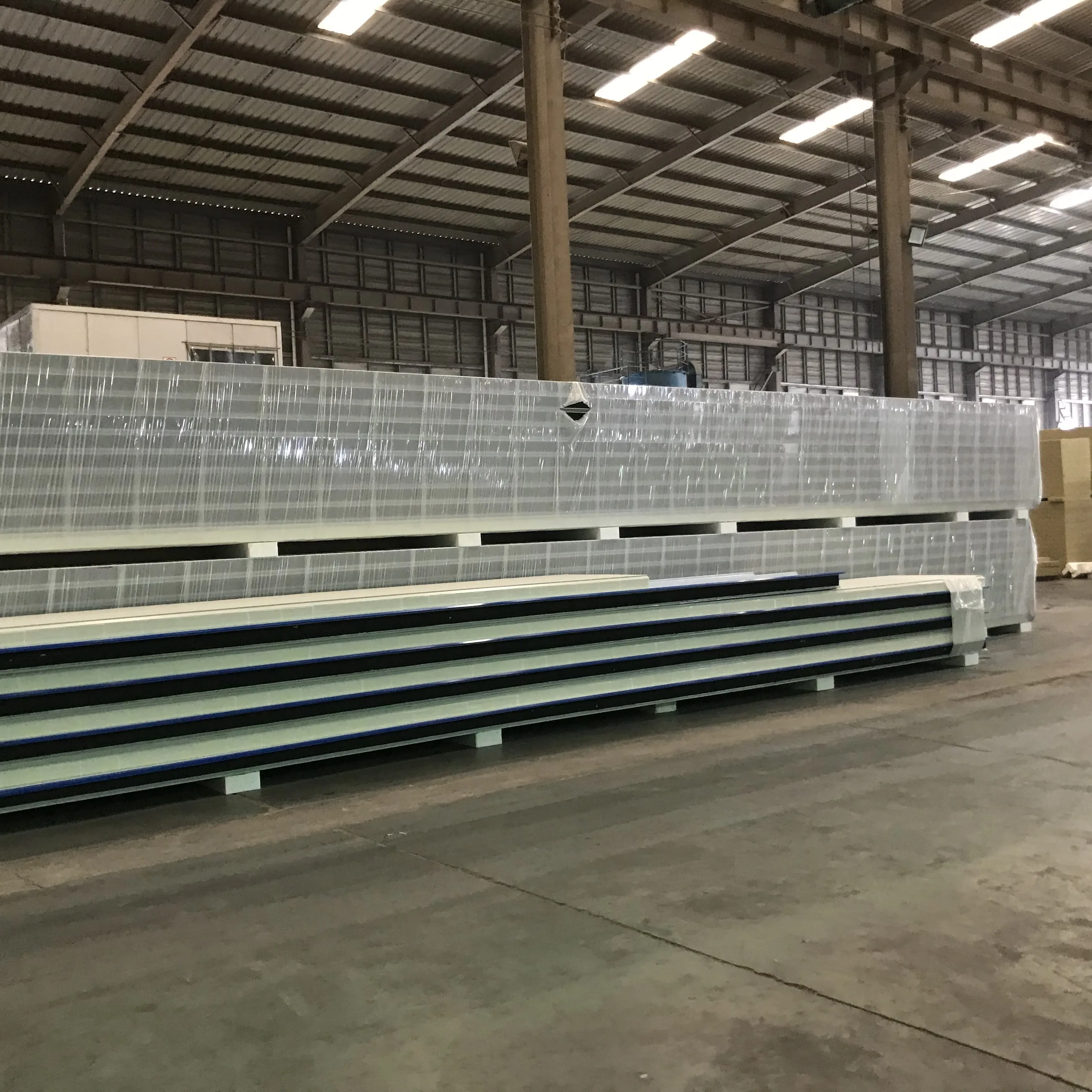 2022 Factory Direct Supply High Quality Insulated 50-150mm PU/PUR/PIR  Sandwich Roof  Panel for cold room