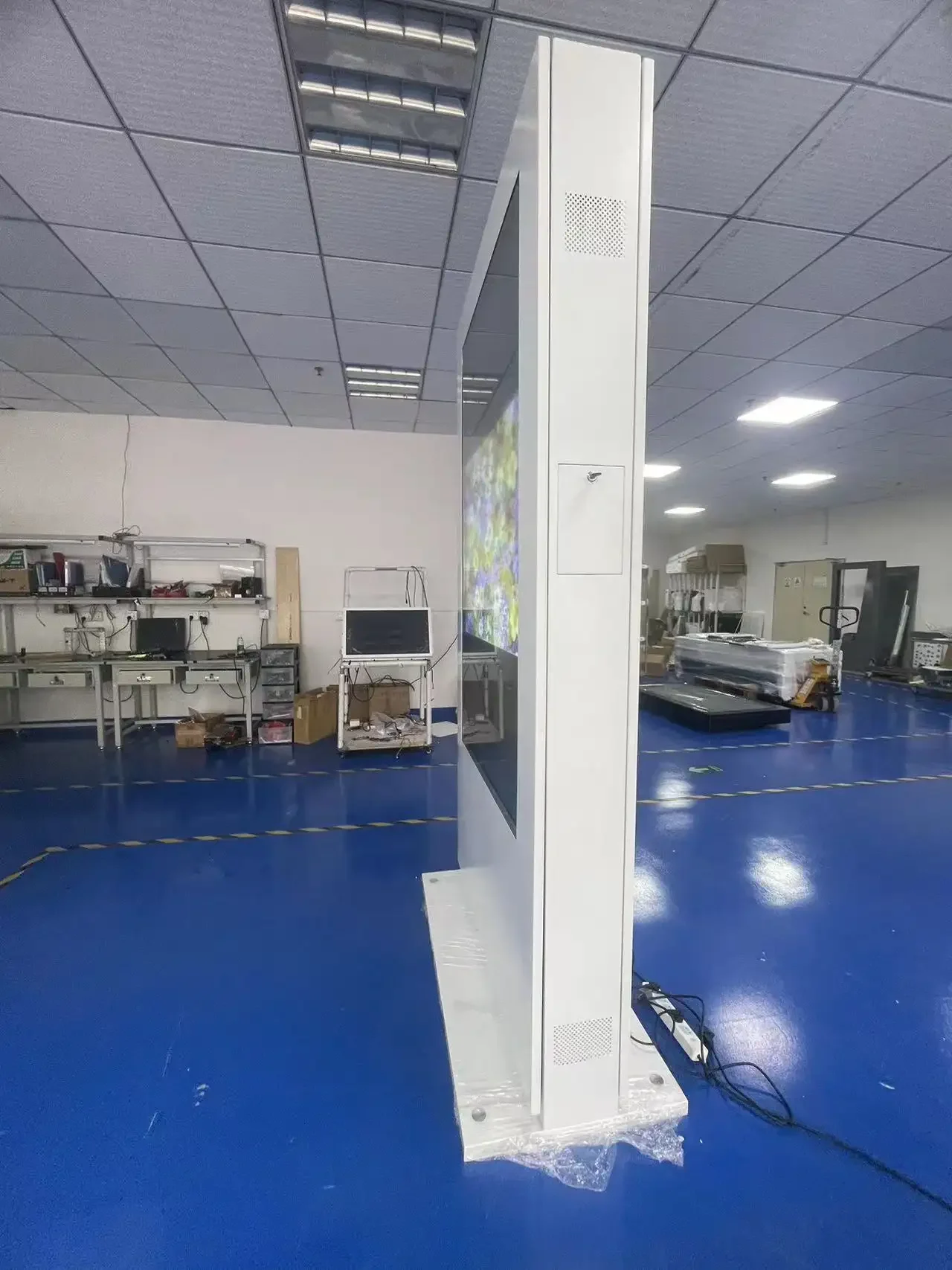 Double Sides 75 Inch 3500Nits Outside Waterproof LCD Advertising Display Player Digital Signage Outdoor Totem Floor Stand  Kiosk