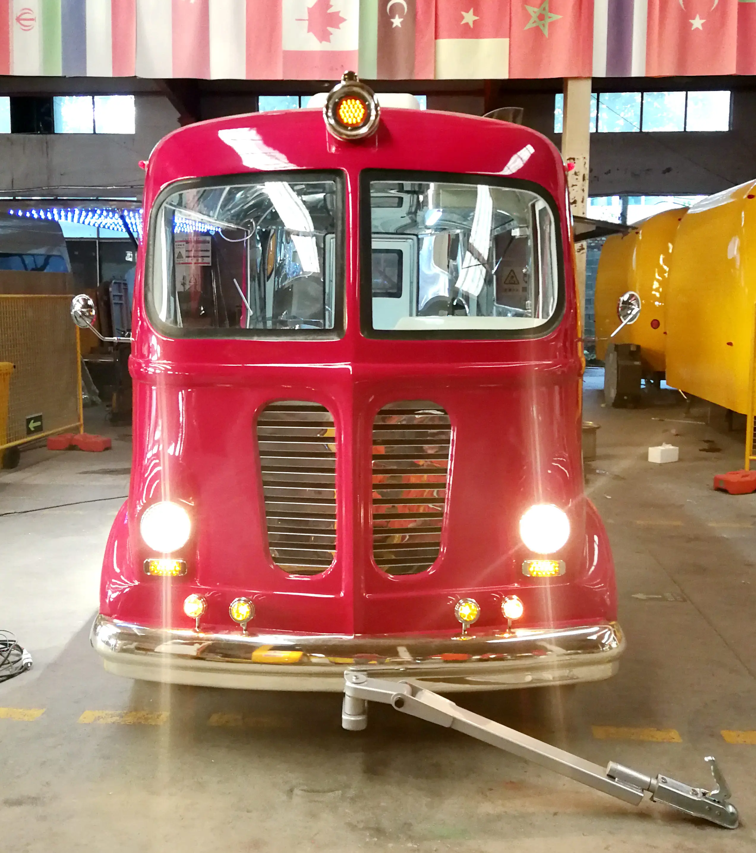 New Design Electric Ice Cream Cart Tuk Tuk BBQ Coffee Shop Electric ttuck 4 wheels vending snack food cart mobile