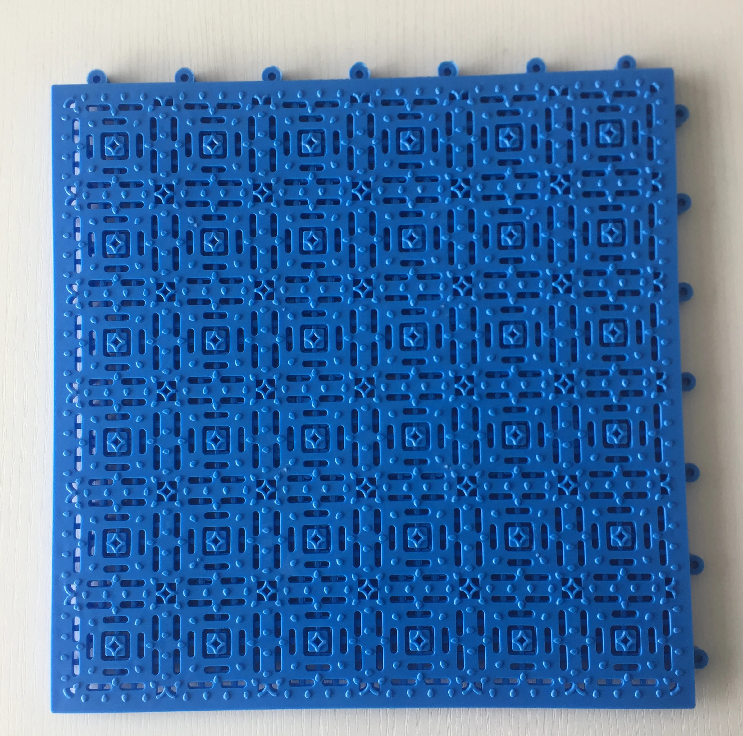 Interlocking homeuse waterproof anti slip shaggy bathroom and swimming pool PVC