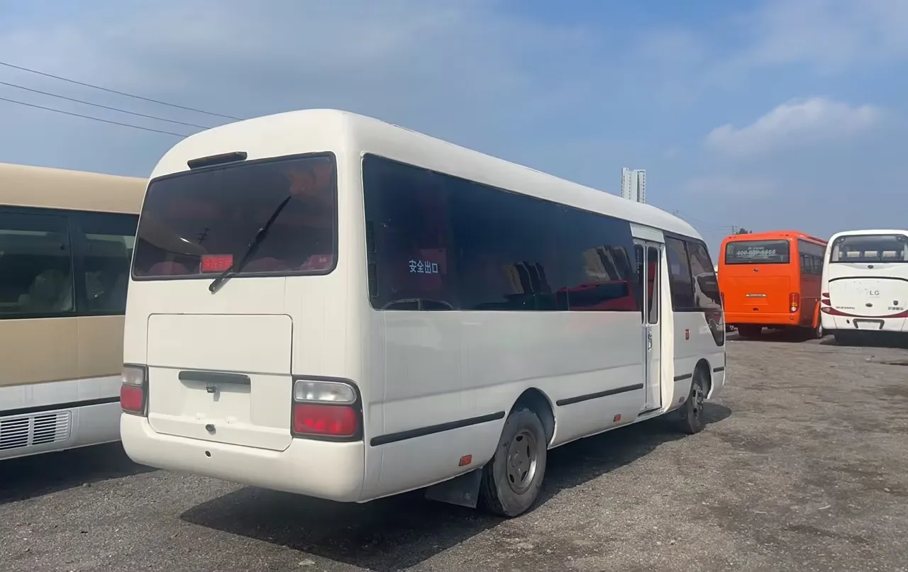 Японская брендовая подставка на 30 мест б/у автобус с экономией и долговечностью переднего двигателя для продажи