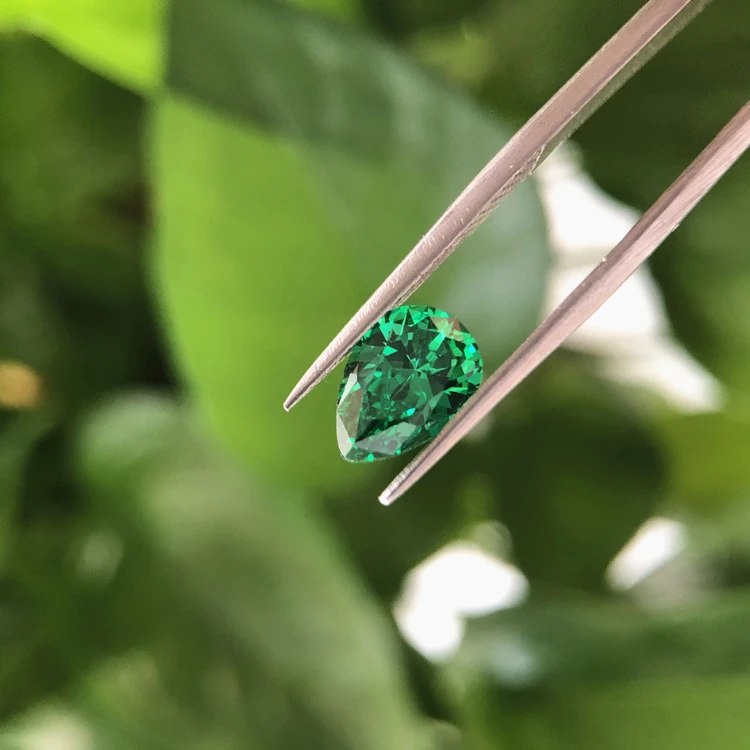 High Quality Emerald Green Cubic Zirconia Loose Gemstones Synthetic Faceted Cut Pear Shape CZ Stones for Rings and Engagement