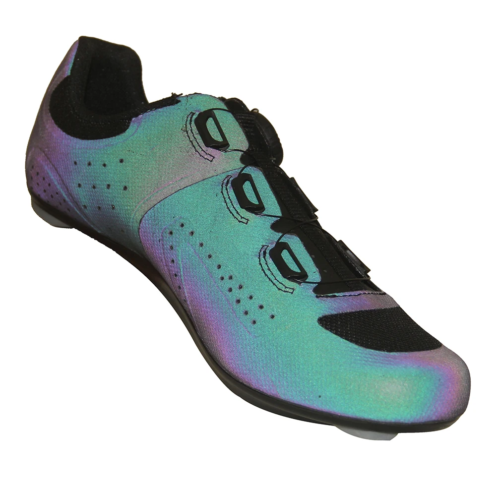 The SV-08, a casual version of the Track Rider Road Unlocking Shoe