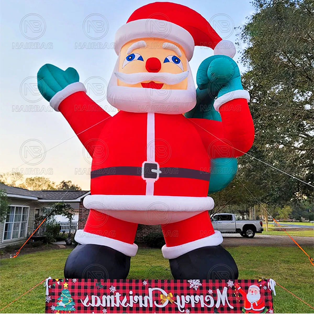 Inflatable Santa Claus With Air Blower / Christmas Mascot 28ft Giant Lighted Blow Up Santa Claus Huge Character Model