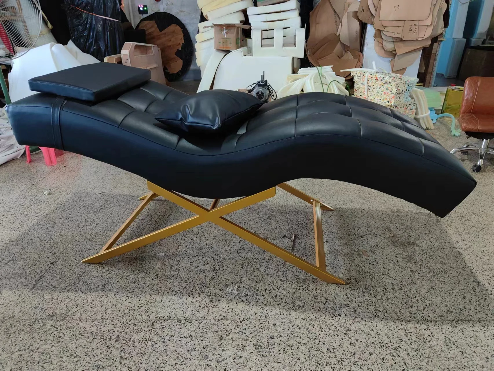 2023 Luxury Curved Tattoo Massage Table Modern  Lash Bed Beauty Bed For Salon  massage eyelash facial bed cosmetic beauty salon