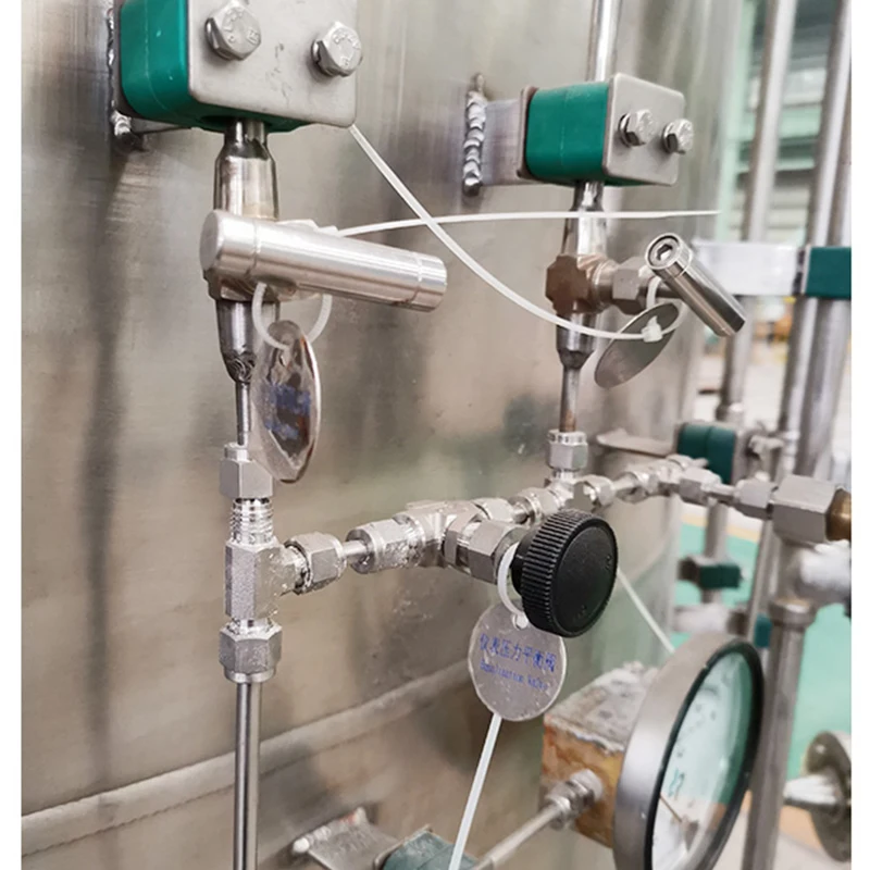 Vertical Pressure Vessel Cryogenic Storage Bulk Liquid Oxygen / Nitrogen Liquefied Carbon Dioxide Equipment Dewar Bottle