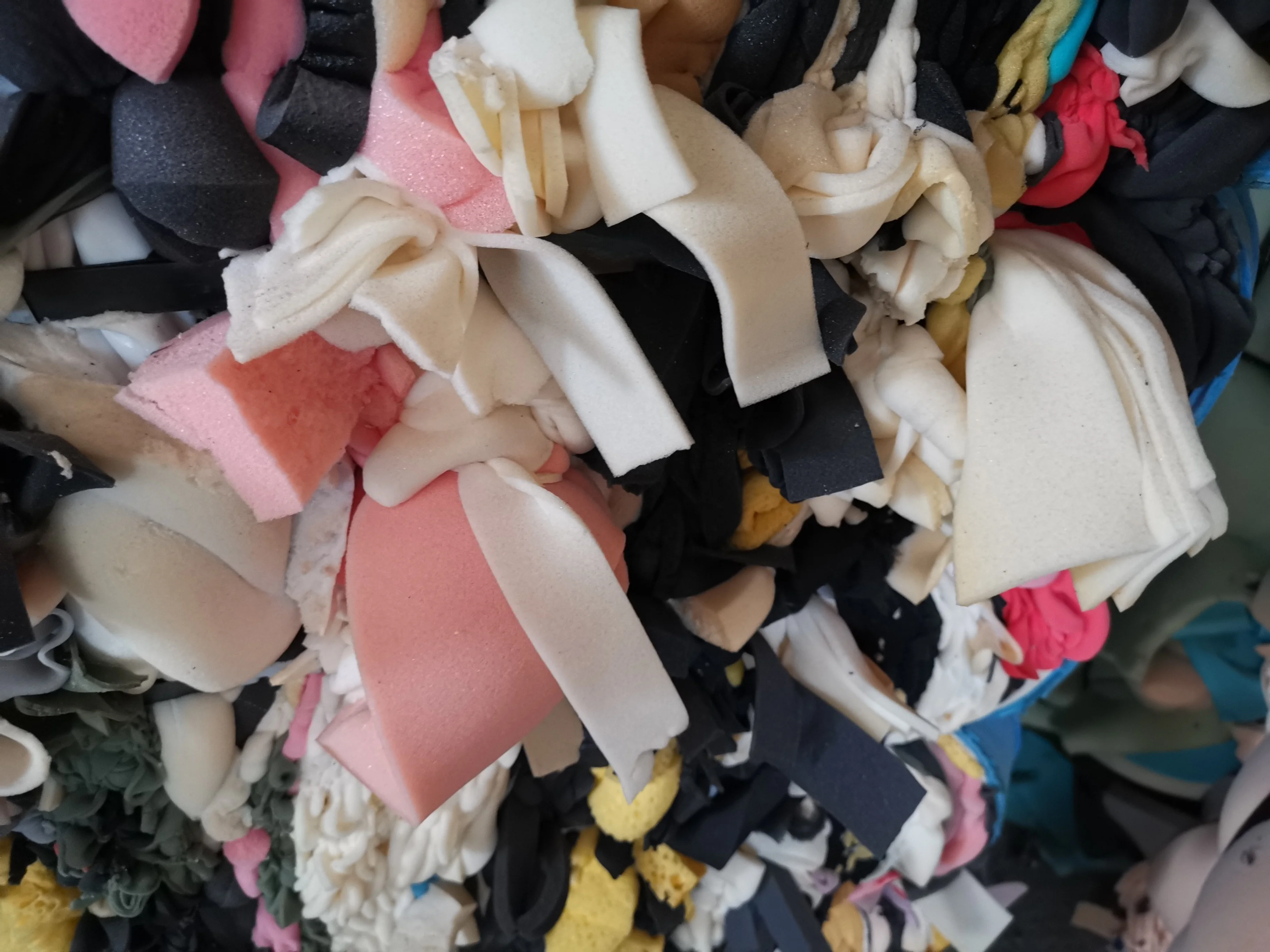 Полиуретановая пена для заполнения кровати дивана