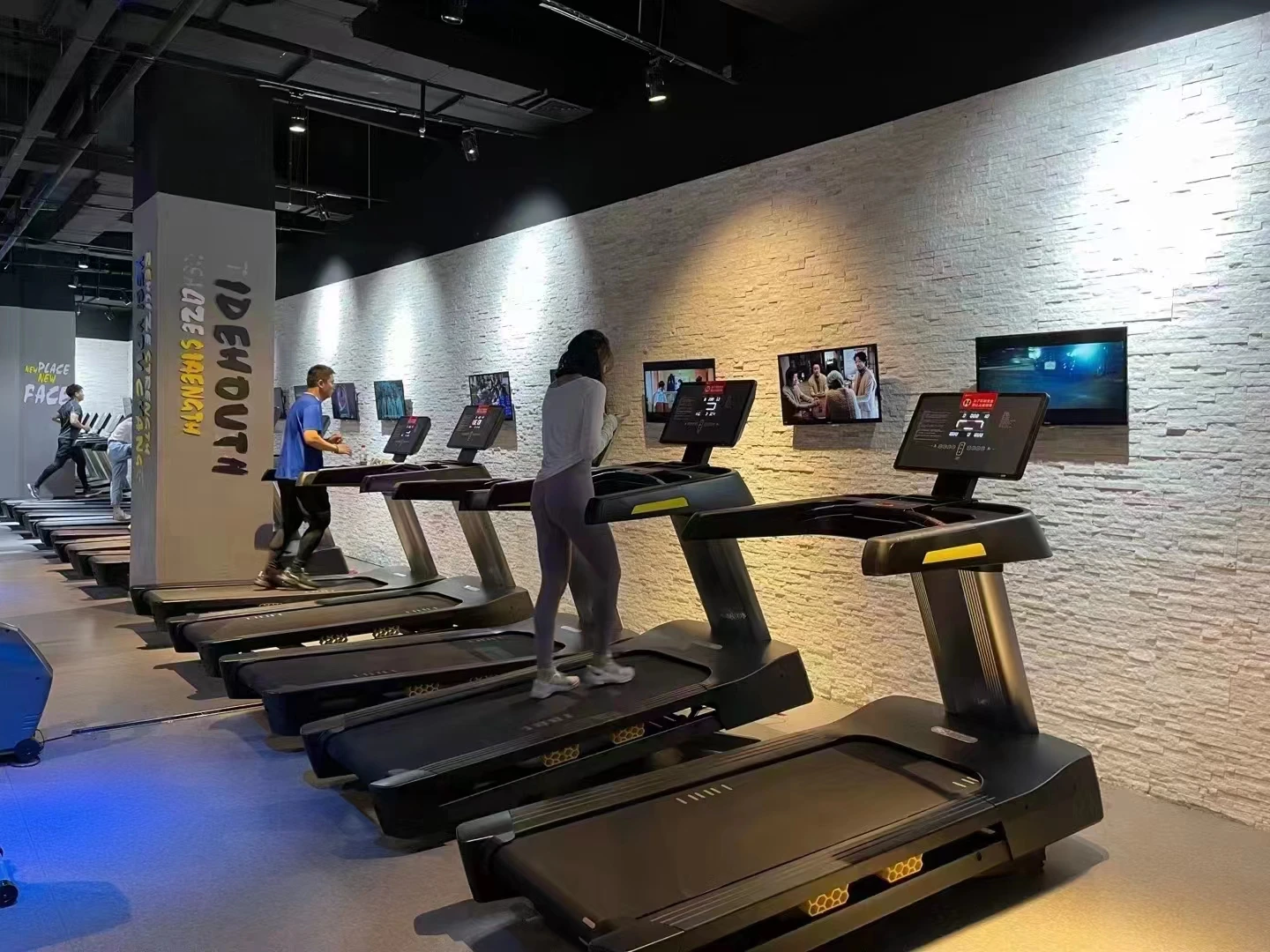 New Arrival Adjustable Treadmill Machine Cardio Exercise Gym Treadmill Matrix Treadmill For Sale