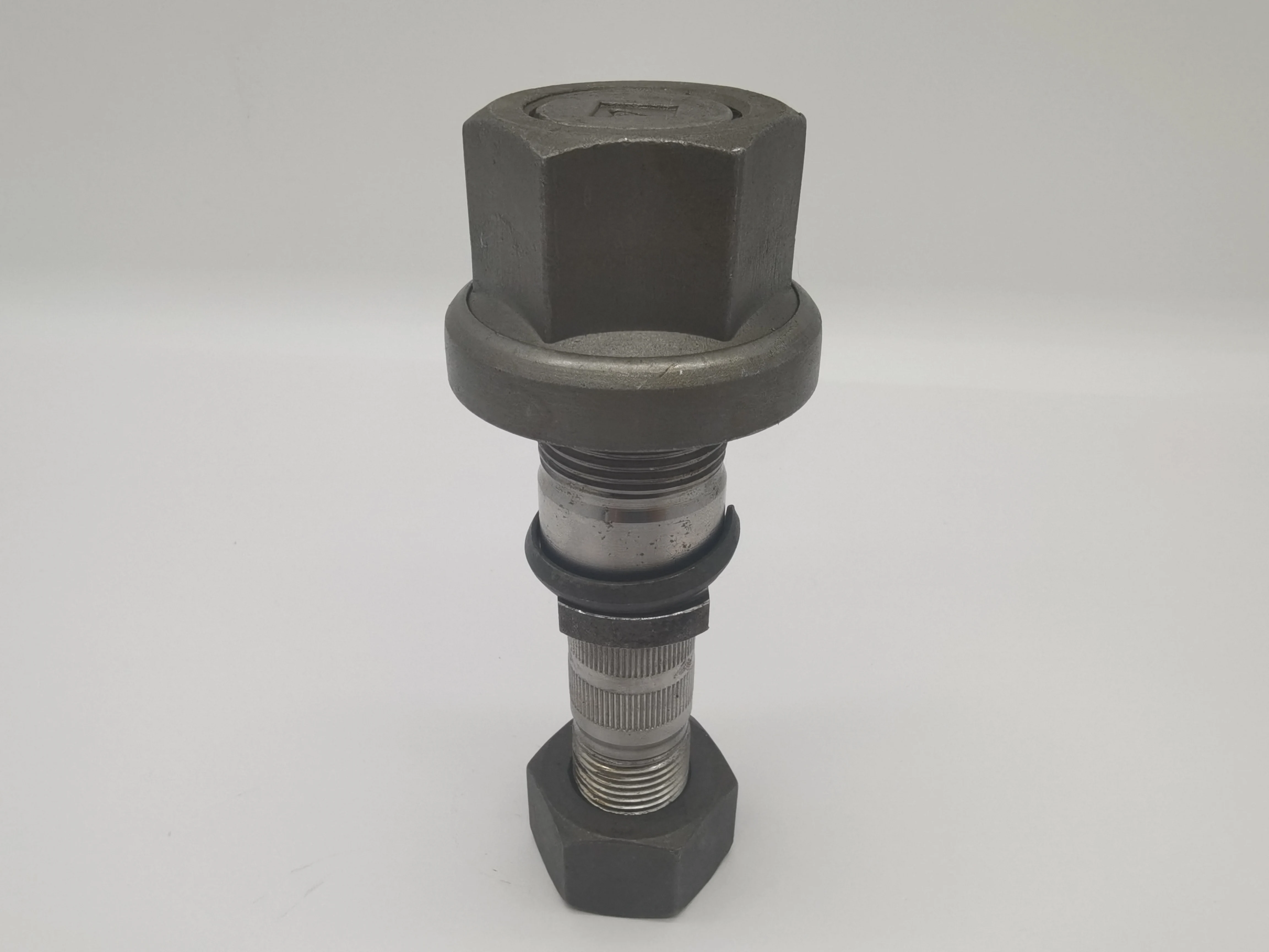M30 * 2/M22*1 5 140L 153 болт и гайка заднего