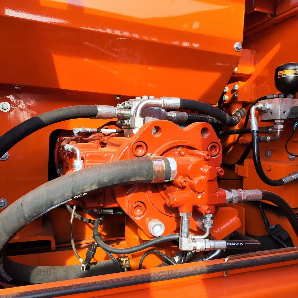 High quality used excavators Korea Doosan DH220  are cheap and  produced in recent years