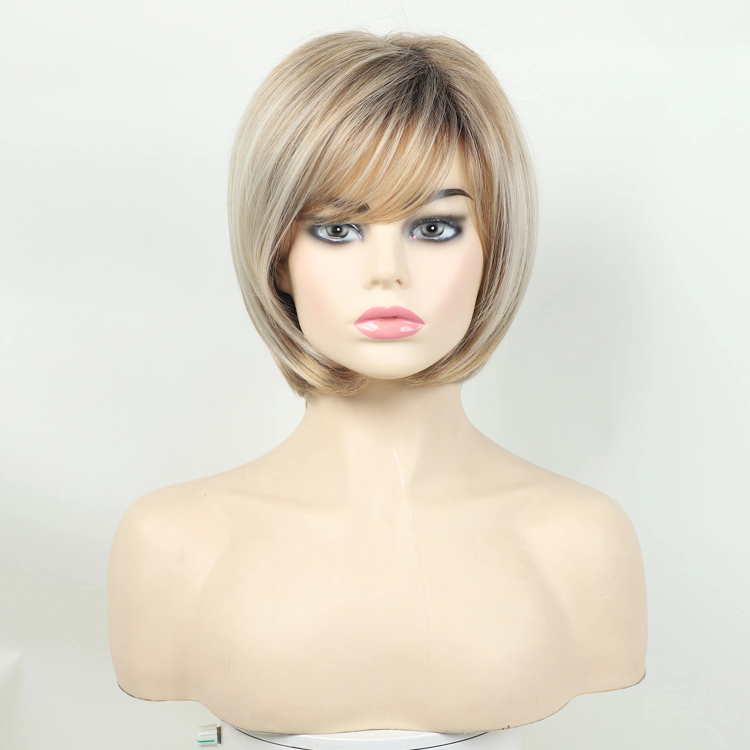 Aishili wholesale short blonde pixie bob wig with bangs golden mixed blonde layered straight bob wigs