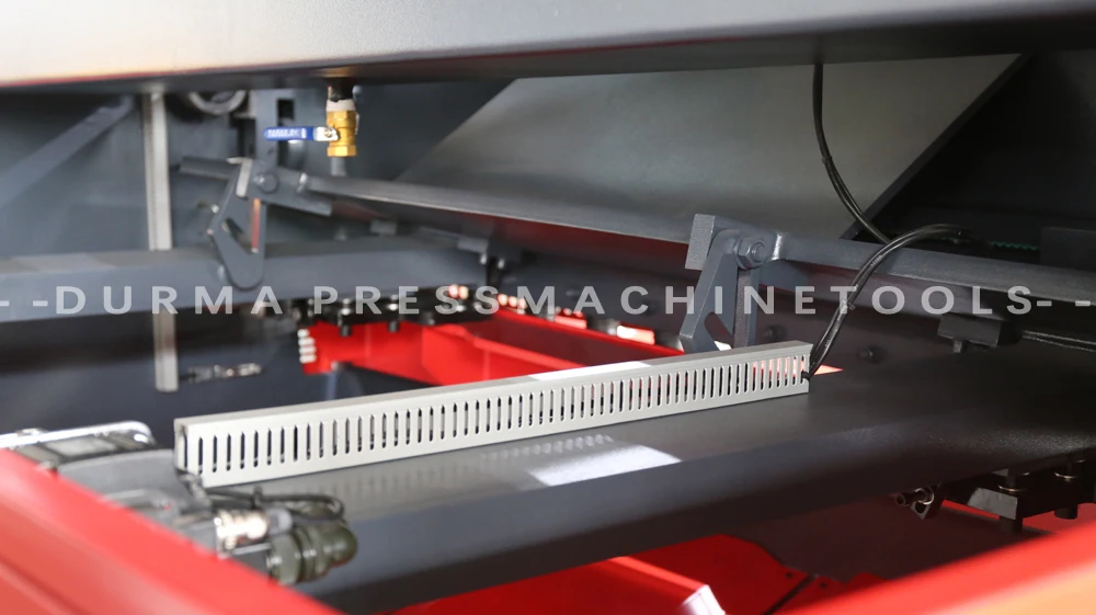 Professional service good price high speed Global best-seller  CNC guillotine  hydraulic shearing machine